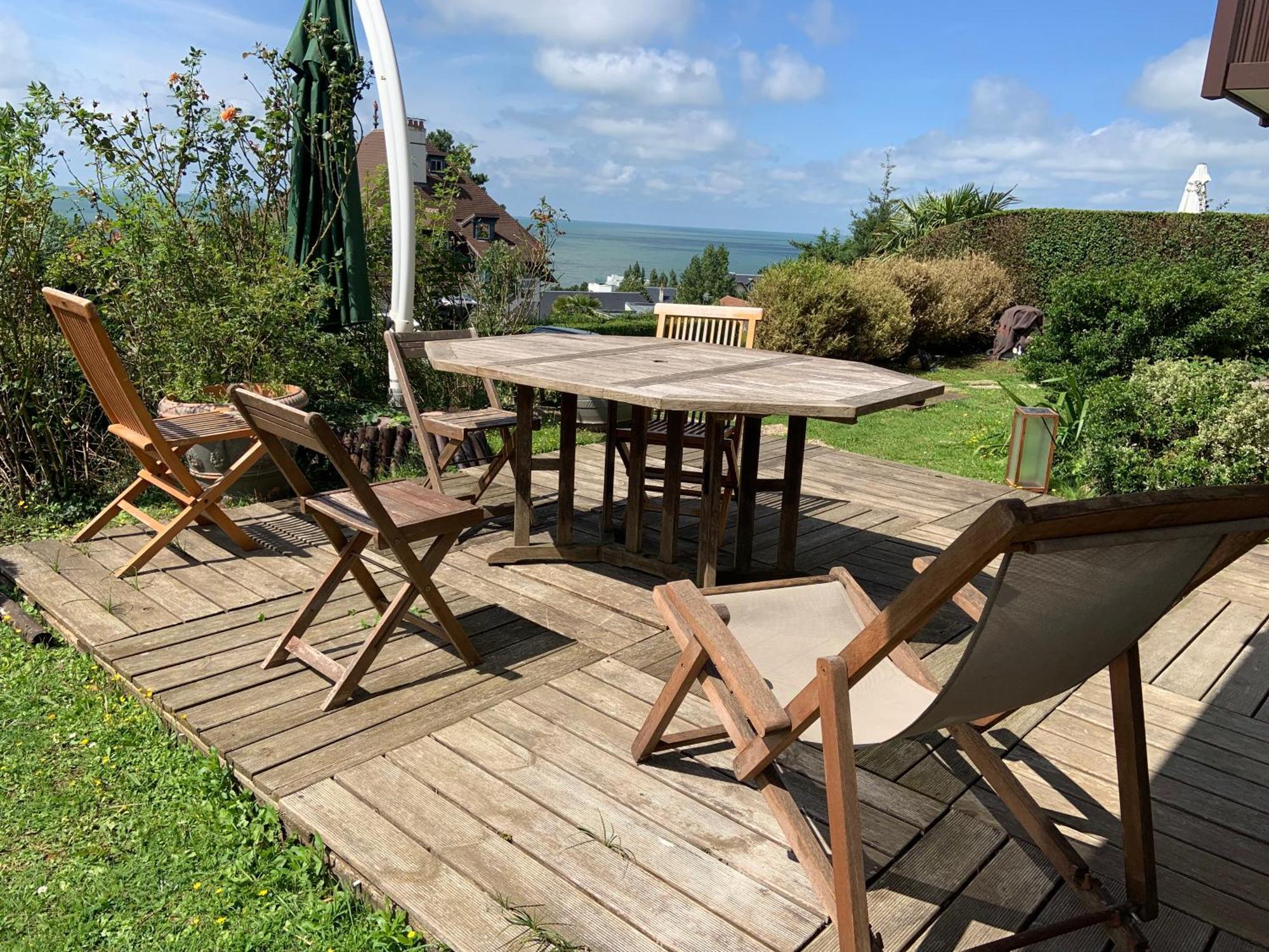 Grand Rez De Jardin-Terrasse Avec Vue Sur La Mer - 2 Chambres Blonville-sur-Mer Exterior photo
